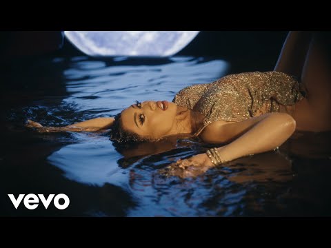 Kali Uchis - Moonlight (Official Music Video)