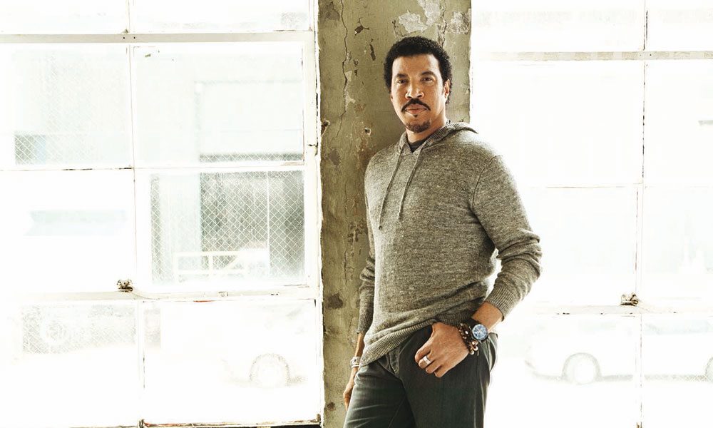 Best Lionel Richie Songs Tracks To Get You Dancing On The Ceiling