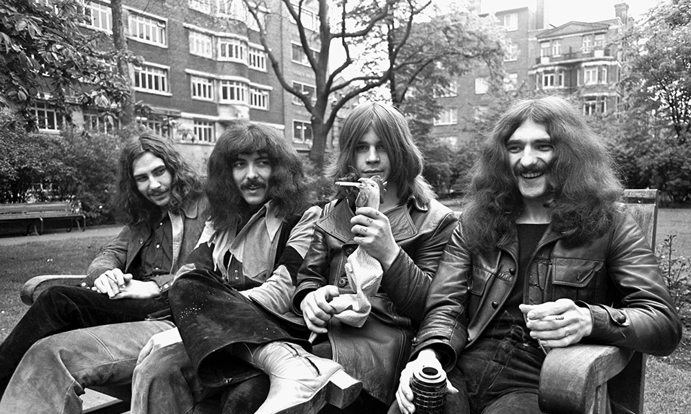Black Sabbath: The Ultimate Collection – Black Sabbath Online