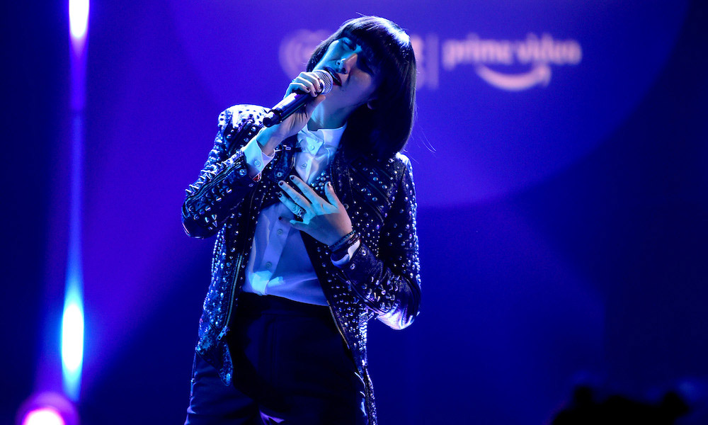 Karen O And Willie Nelson Cover Queen and Bowie’s ‘Under Pressure’