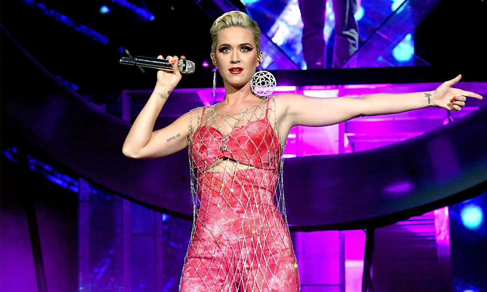 Katy Perry's 'Roar' Debuts on Pop Songs Chart, Heading for Hot 100 –  Billboard