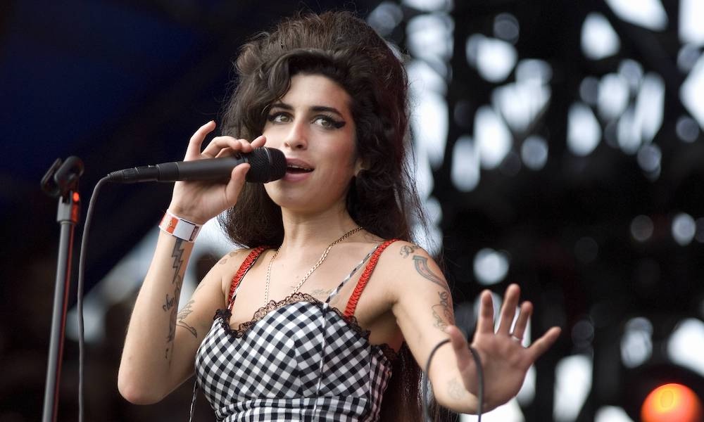 Amy Winehouse's 'Back To Black' Re-Enters US Album Chart | uDiscover