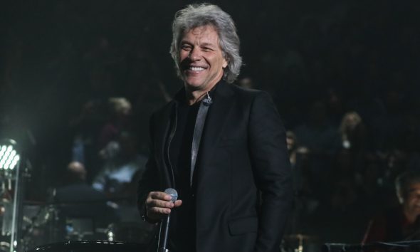 Jon Bon Jovi Gifts Fans With EP Of Holiday Covers | uDiscover