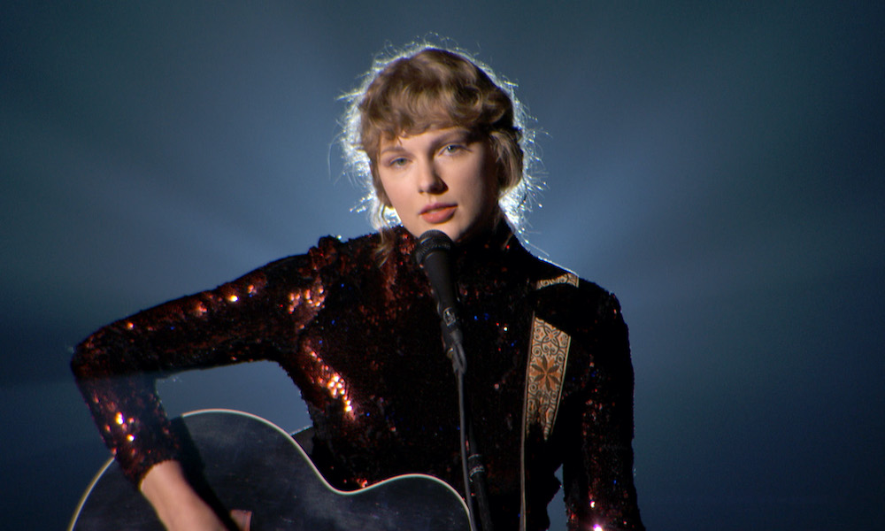 Taylor Swift Goes No 1 Country Again With Love Story Taylor S Version