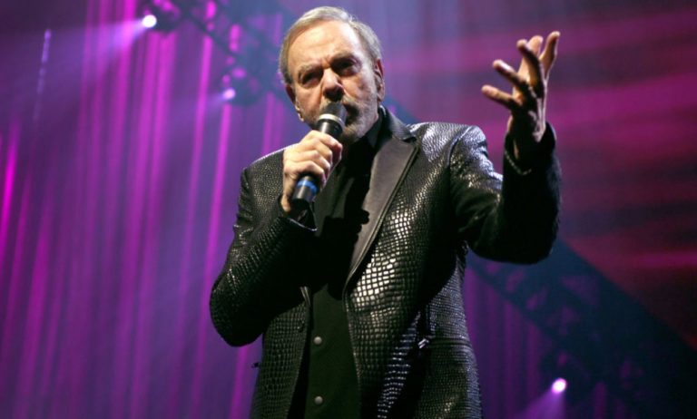 Forthcoming Neil Diamond Musical Is Set To Be Titled ‘A Beautiful Noise’