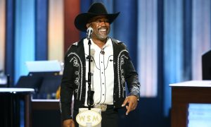 Darius Rucker Announces 2022 US Theater Tour, Launches Apparel Line