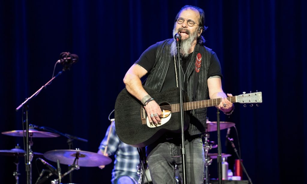 Steve Earle And More To Headline First Outlaw Country West Festival