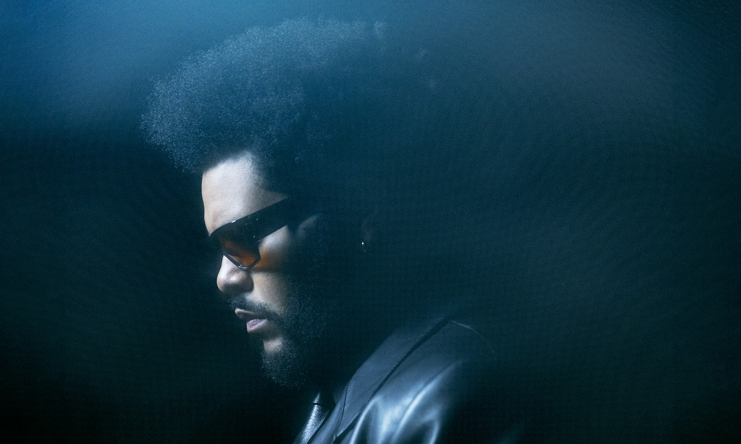 The Weeknd, обладающий скульптурно-пластичной фигурой, умело играет с своим образом