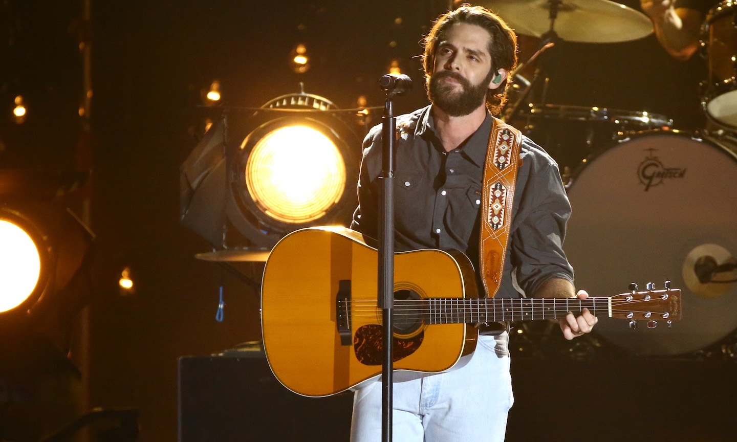 Anyone know what brand guitar Thomas rhett is using on this tour