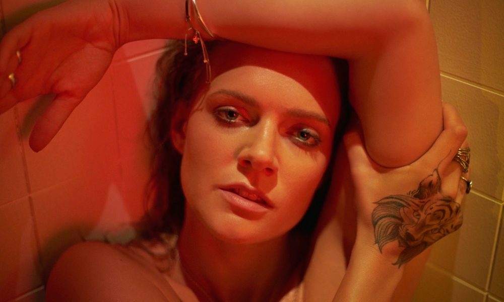 Tove-Lo-Habits-One-Billion-Spotify-Streams