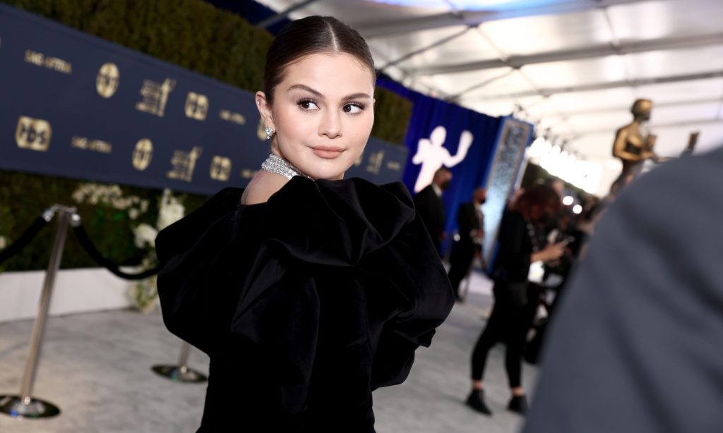 Selena Gomez, Post Malone Booked For ‘Saturday Night Live’ | uDiscover