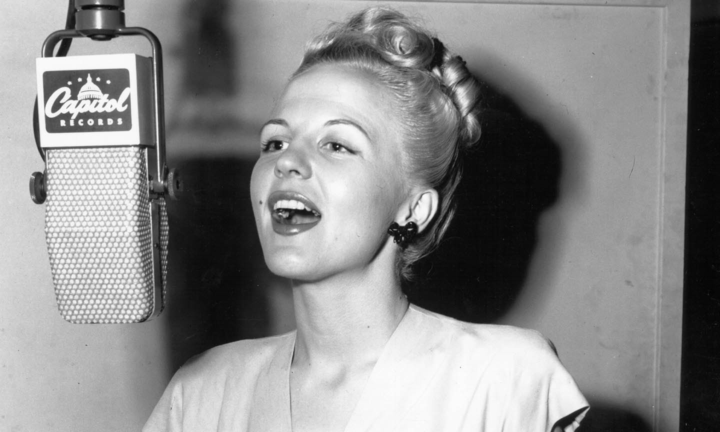 Best Peggy Lee Songs: 20 Essential Tracks To Give You Fever | uDiscover