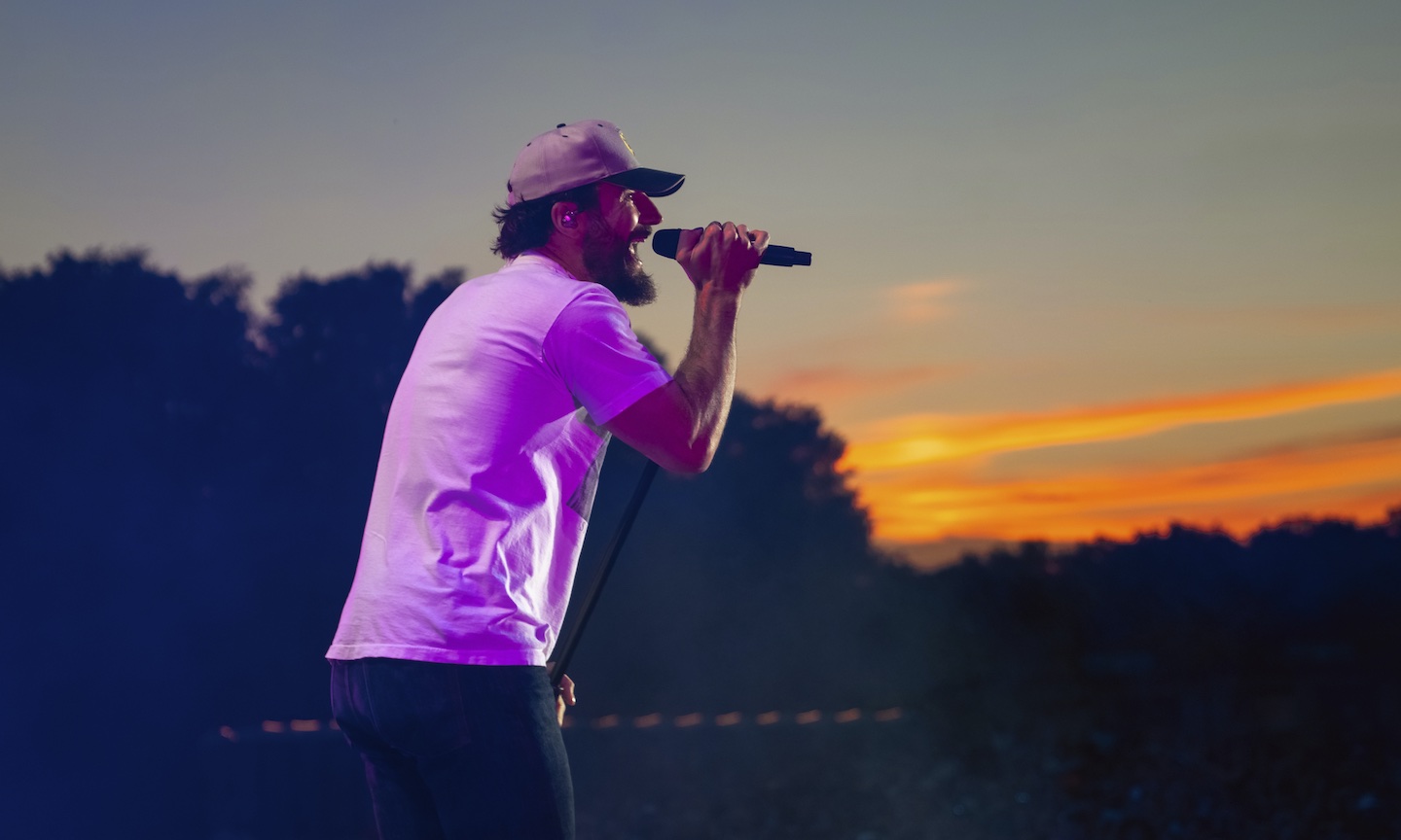 Sam Hunt Has Fans Singing His Every Word As Summer Tour Kicks Off