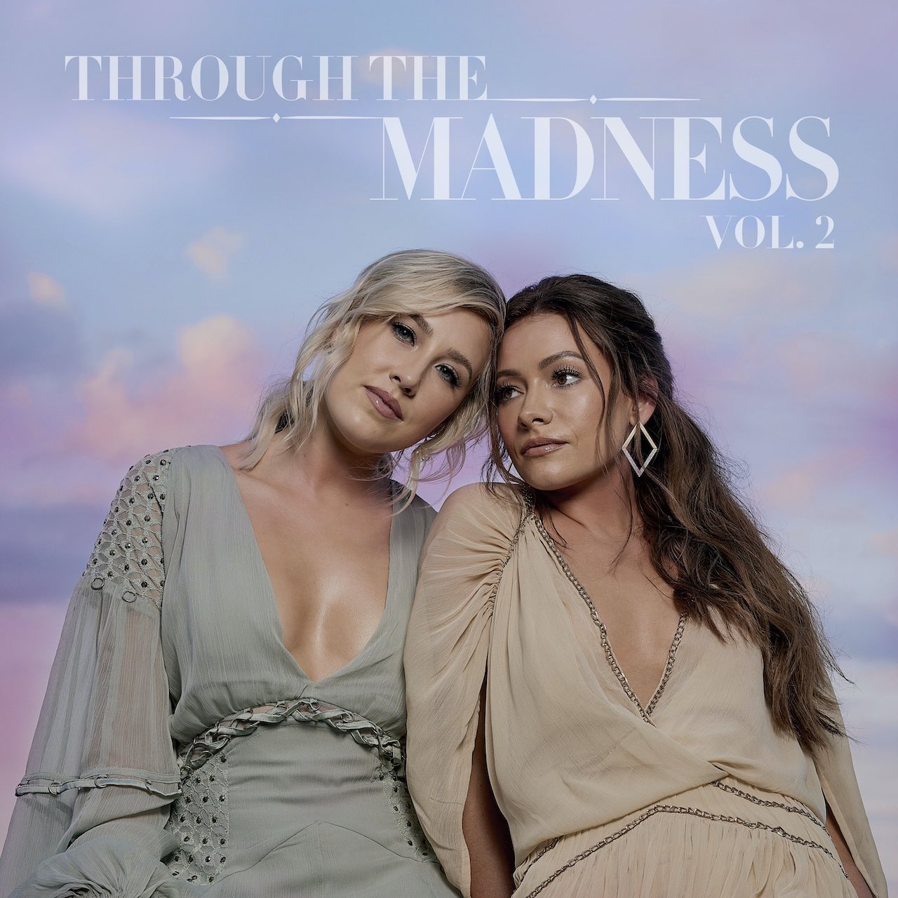 Maddie & Tae Do Their ‘Spring Cleaning’ In Summer On New Release