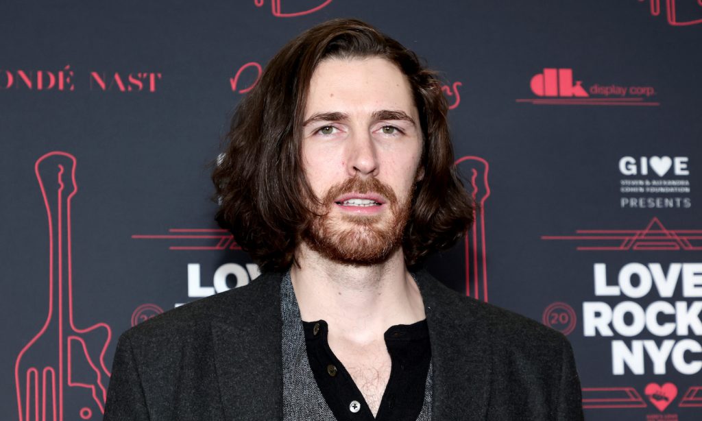 Hozier Shares Beautiful New Single ‘Swan Upon Leda’ | uDiscover