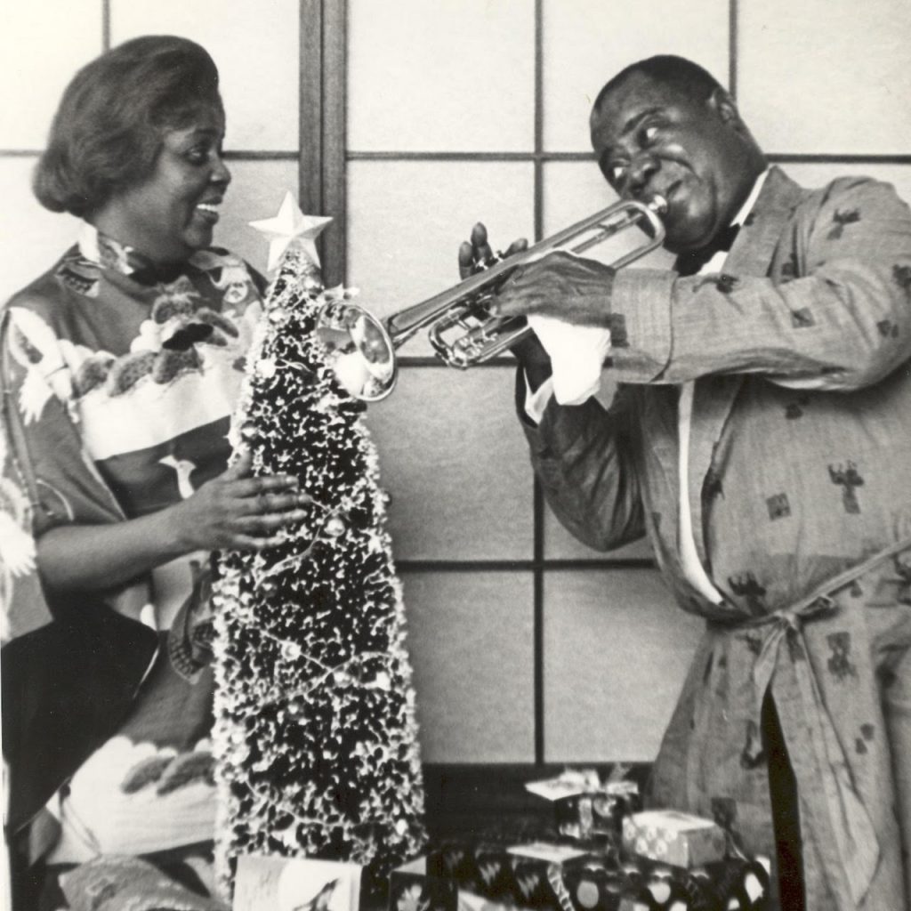 Louis Armstrong’s ‘Louis Wishes You A Cool Yule’ Returns To Charts