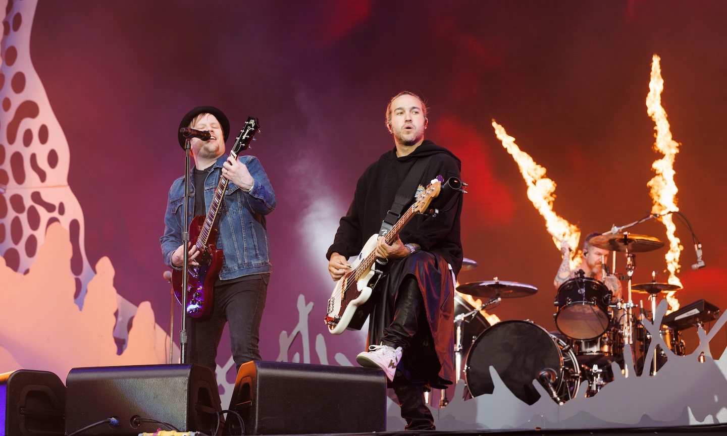 Fall Out Boy Tease New Album In New Year’s Fan Note