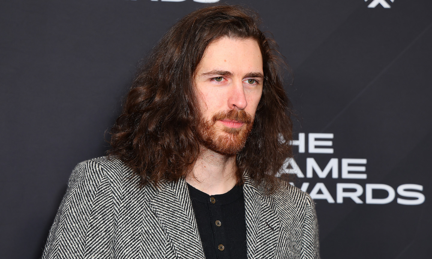 Hozier Sets Release For New EP, 'Eat Your Young