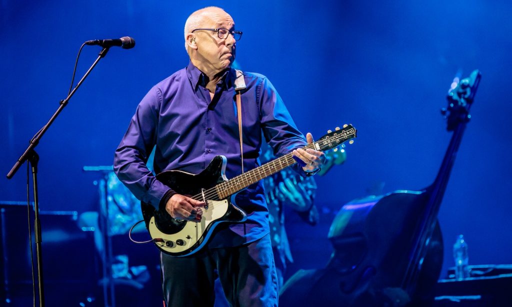 Mark Knopfler’s Guitar Heroes Eyes UK No.1 With ‘Going Home’